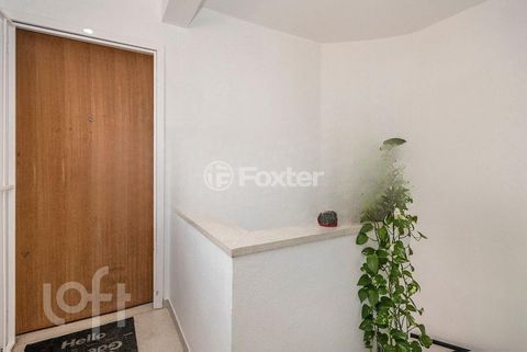 Image 19 - 881412