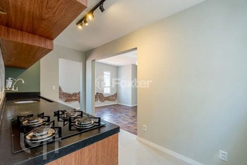 Image 7 - 881412