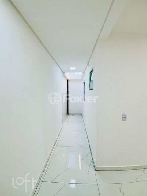 Image 6 - 881420