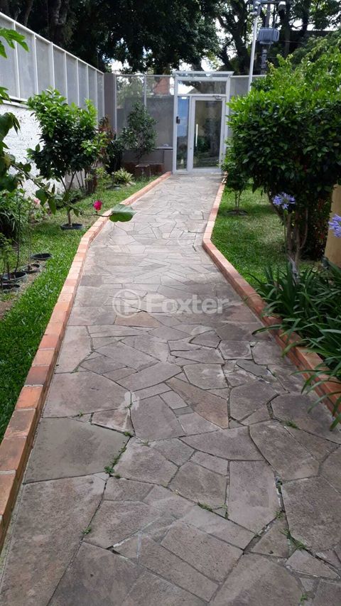 Image 14 - 881423