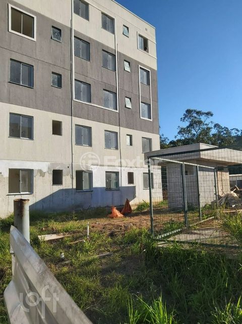 Image 4 - 881424