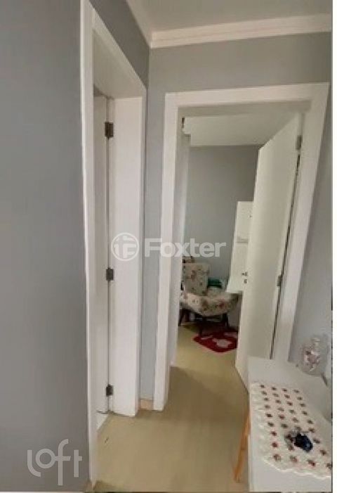 Image 17 - 881428