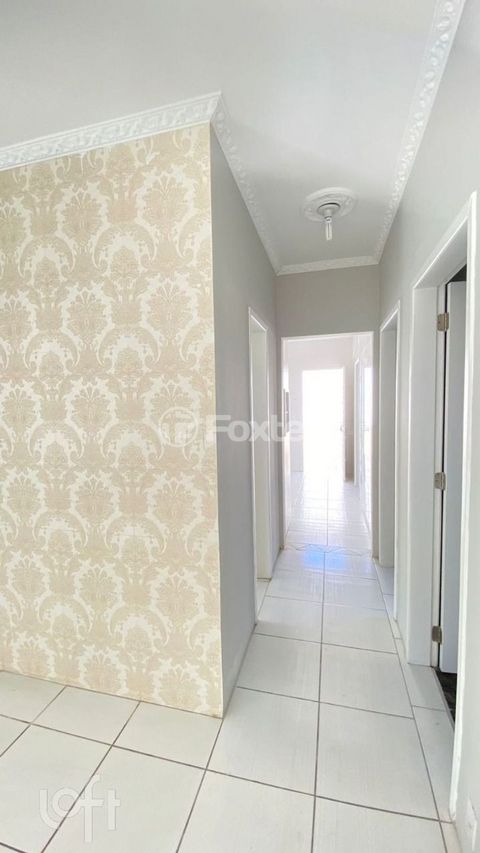 Image 11 - 881431