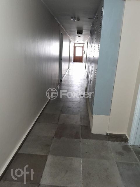 Image 1 - 881443