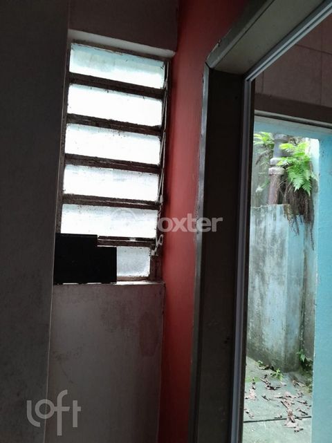 Image 7 - 881443