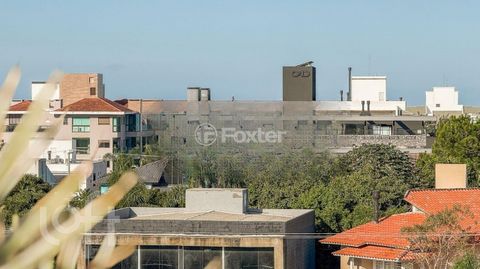 Image 15 - 881445