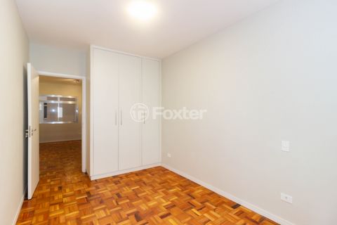 Image 7 - 881446