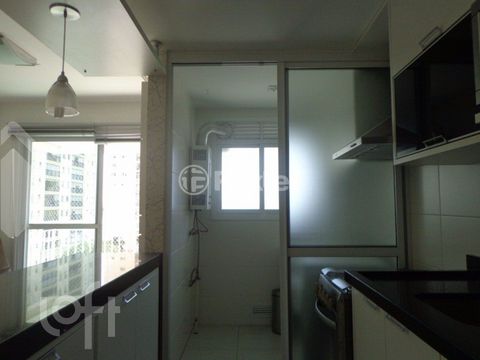 Image 9 - 881452