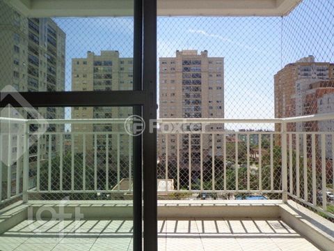 Image 5 - 881452