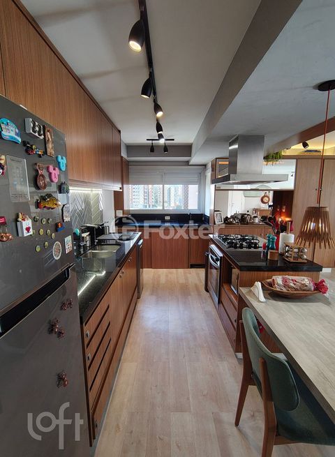 Image 11 - 881454