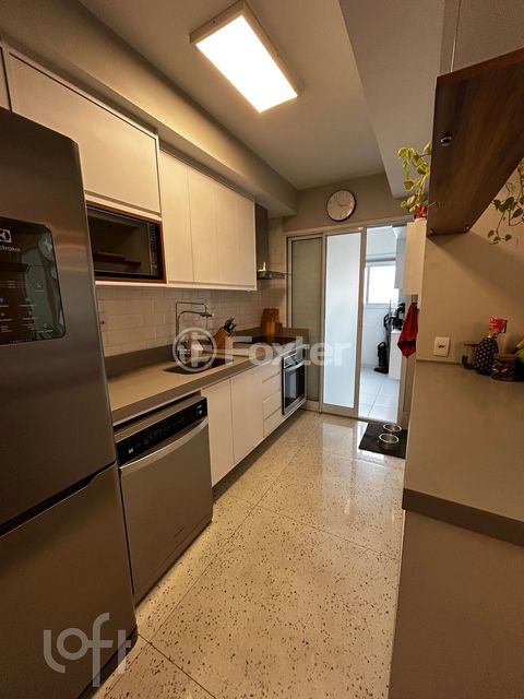 Image 9 - 881458