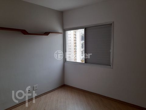 Image 6 - 881466