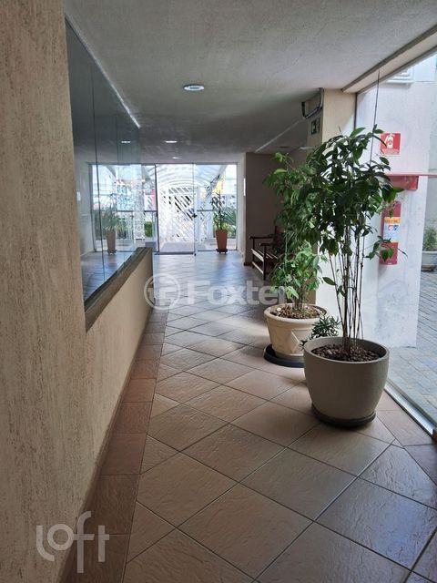 Image 16 - 881466
