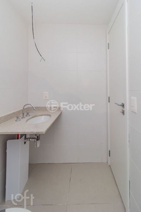 Image 9 - 881473