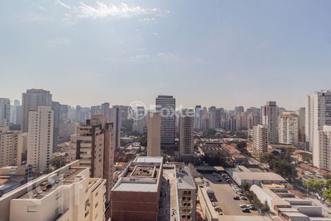 Image 17 - 881474