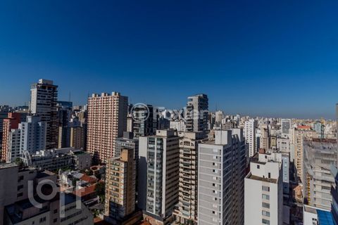 Image 12 - 881475