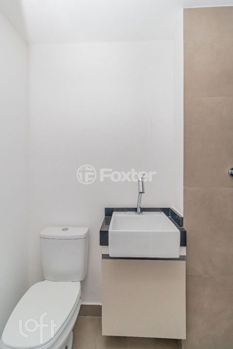 Image 7 - 881475