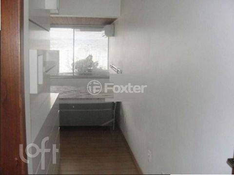 Image 9 - 881480