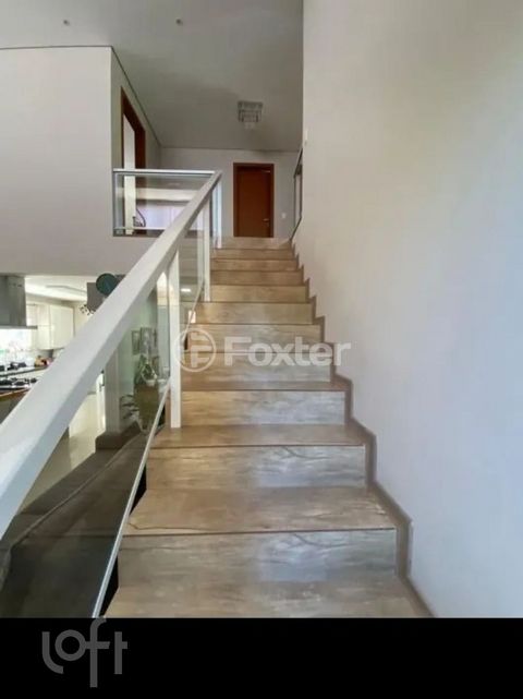 Image 5 - 881483
