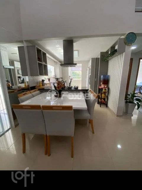 Image 10 - 881483