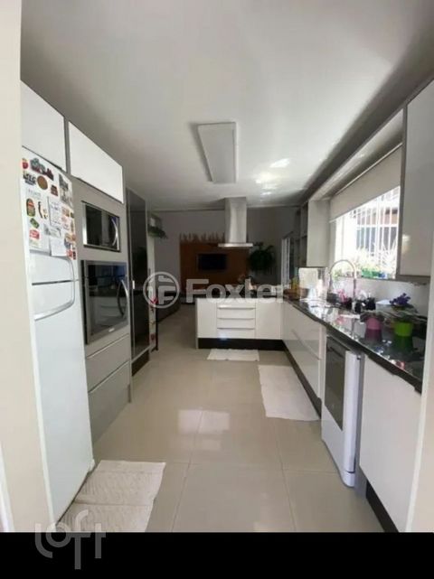 Image 8 - 881483