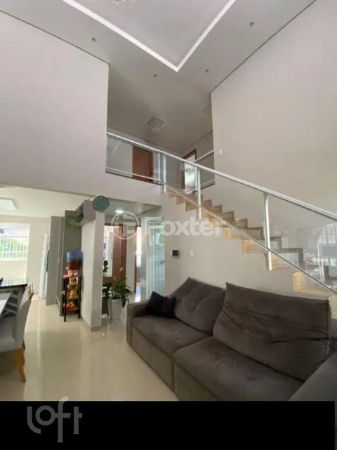 Image 4 - 881483