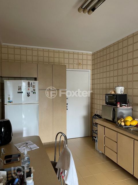 Image 1 - 881487