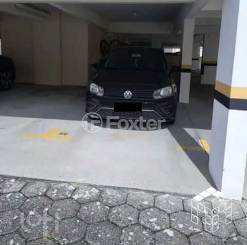 Image 7 - 881488