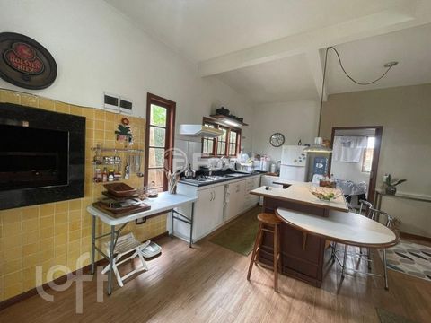 Image 13 - 881490