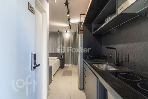 Image 9 - 881492