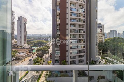Image 6 - 881492