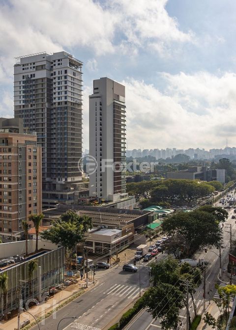 Image 7 - 881492