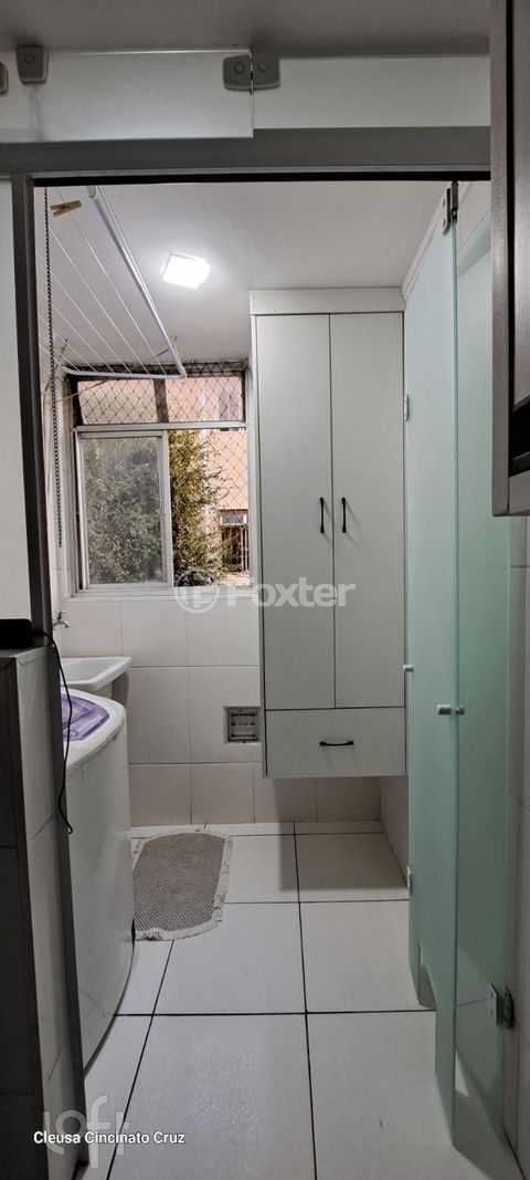 Image 3 - 881501
