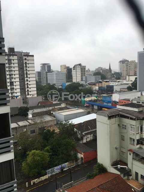Image 5 - 881503