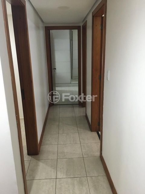 Image 10 - 881503