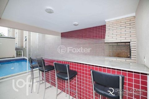 Image 11 - 881515