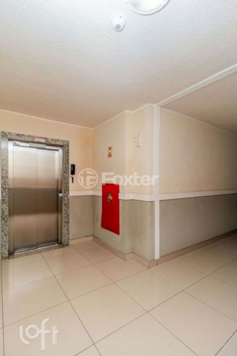 Image 4 - 881515
