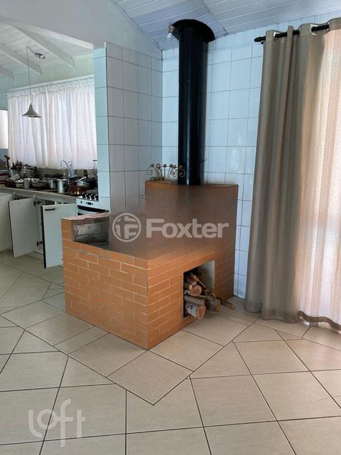 Image 6 - 881518