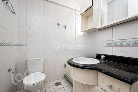Image 13 - 881521