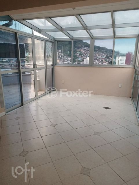 Image 7 - 881522