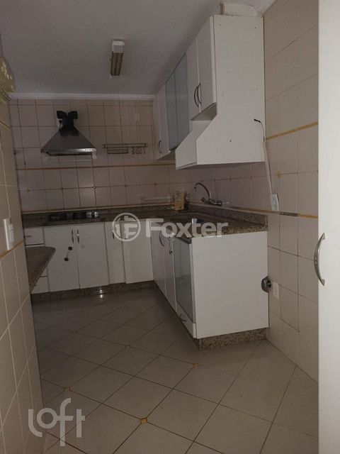 Image 17 - 881522