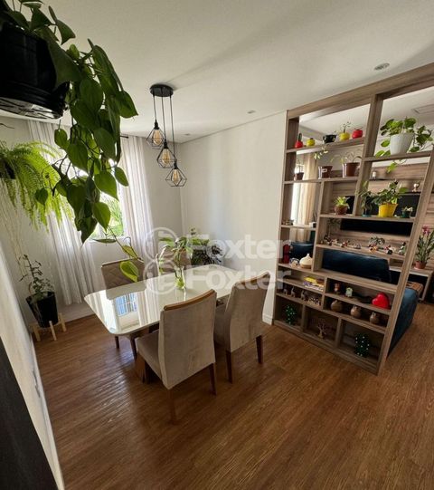 Image 3 - 881525