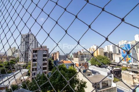 Image 1 - 881526