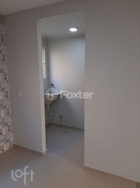 Image 7 - 881581