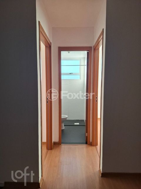 Image 10 - 881585