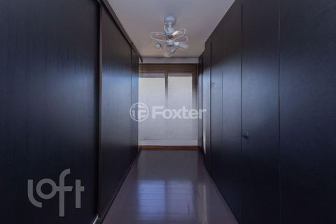 Image 11 - 881586