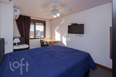 Image 9 - 881586