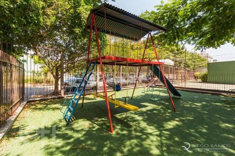 Image 17 - 881587