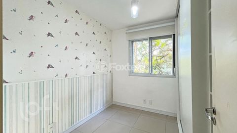 Image 12 - 881589