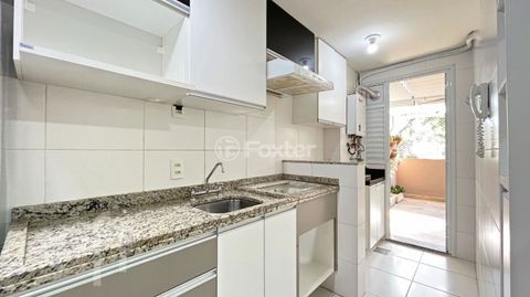 Image 19 - 881589